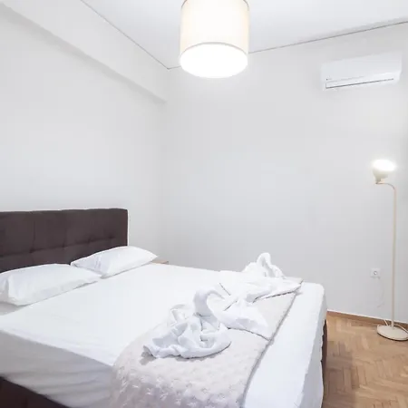 Spacious 3-bedroom Dual In Centre *