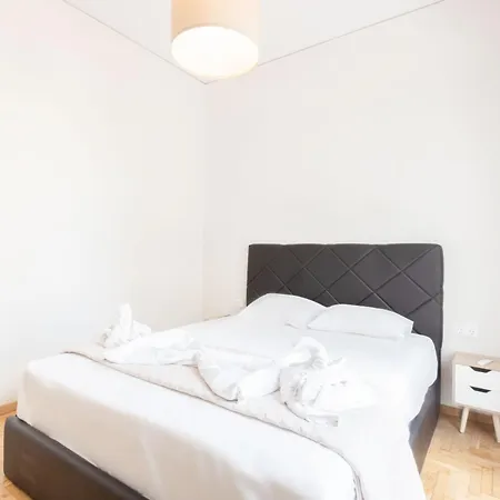 Apartment Spacious 3-bedroom Dual In Centre